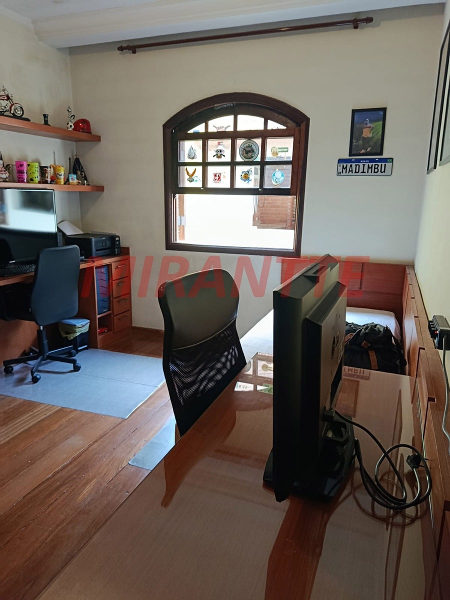 Sobrado de 151.28m² com 3 quartos em Vila Galvão