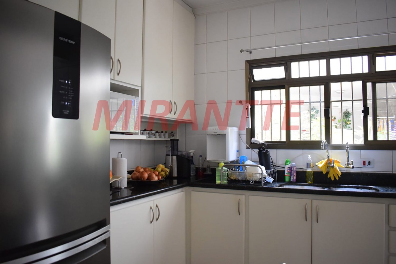 Sobrado de 151.28m² com 3 quartos em Vila Galvão