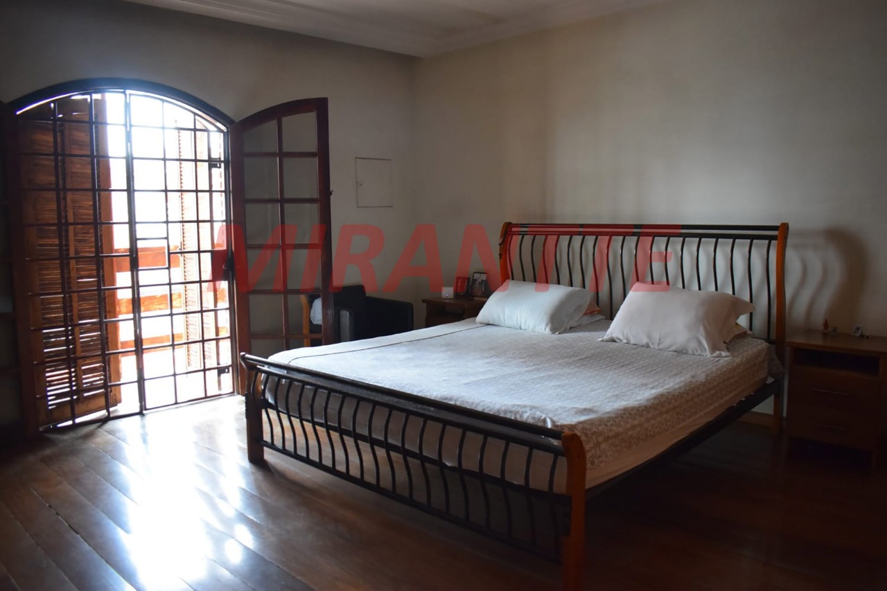 Sobrado de 151.28m² com 3 quartos em Vila Galvão