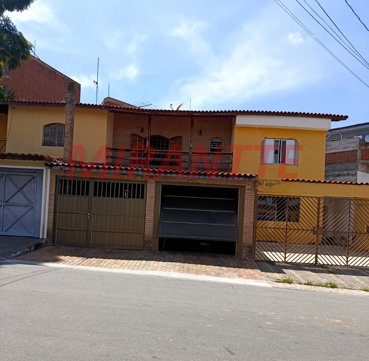 Sobrado de 151.28m² com 3 quartos em Vila Galvão