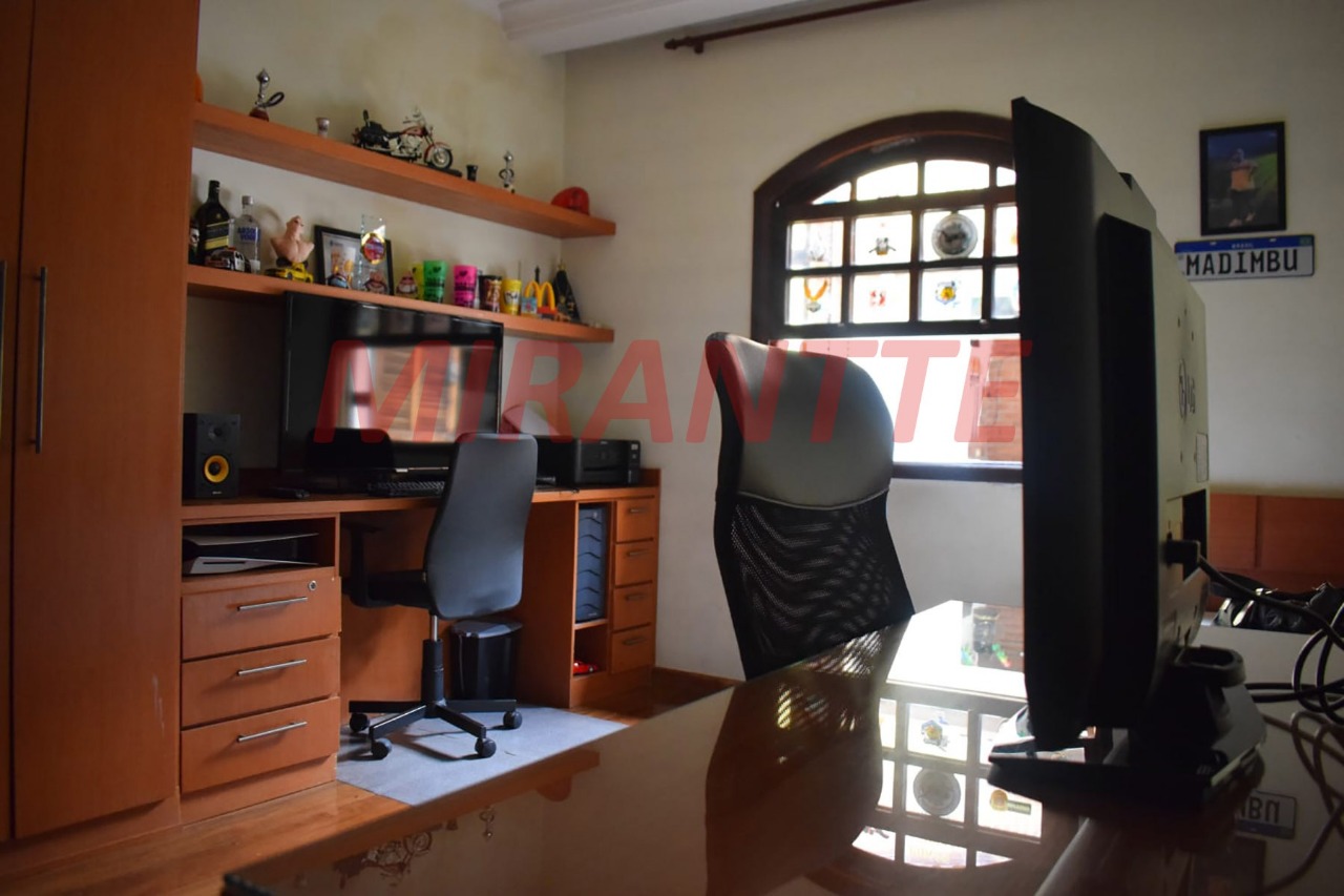 Sobrado de 151.28m² com 3 quartos em Vila Galvão