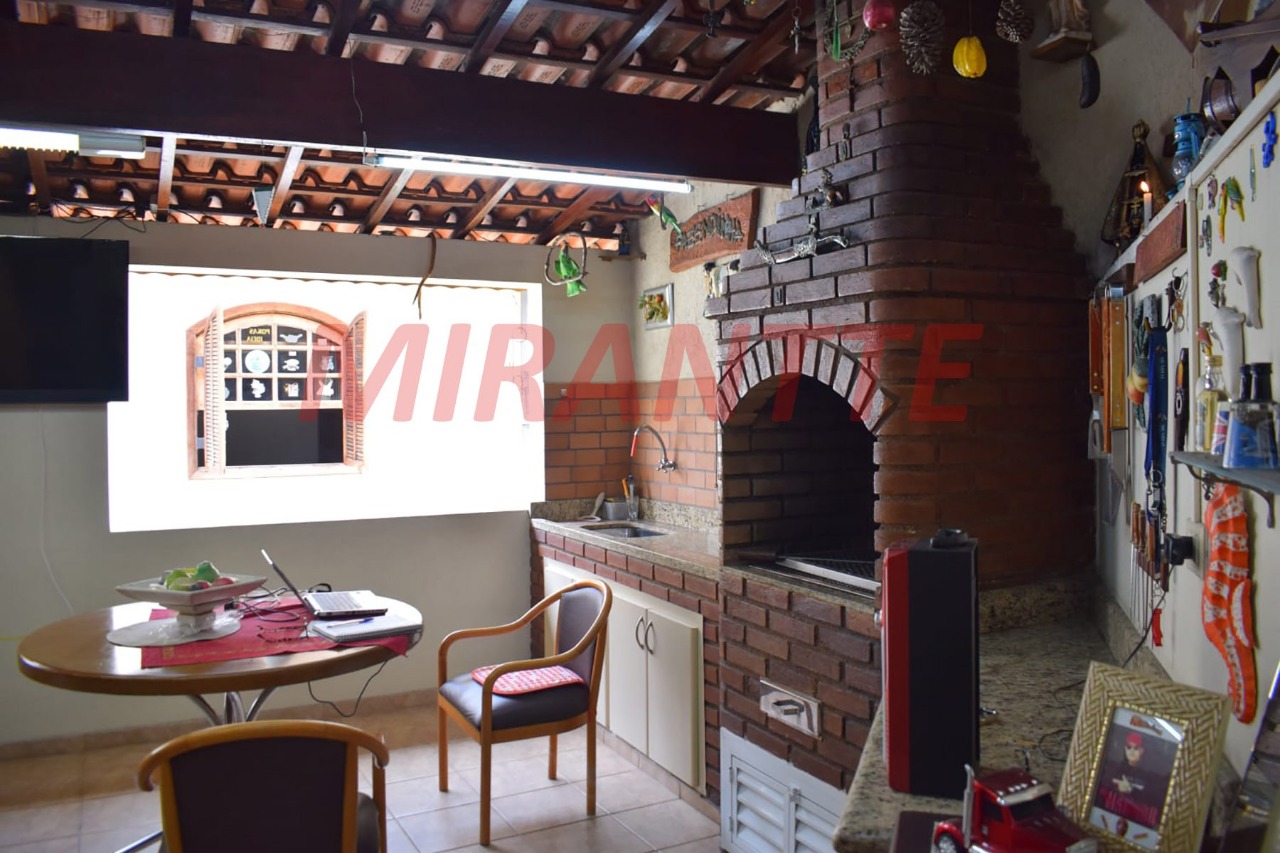 Sobrado de 151.28m² com 3 quartos em Vila Galvão