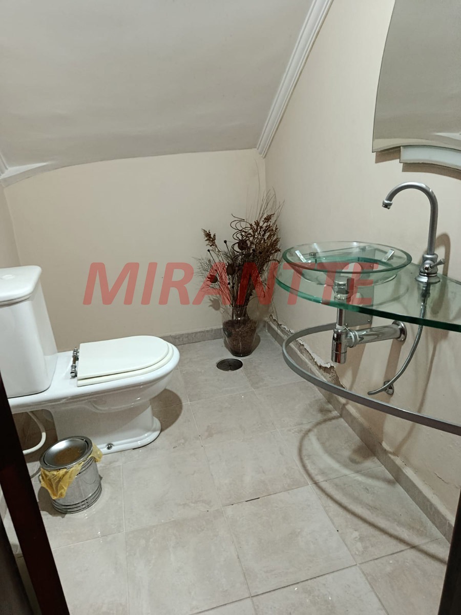 Sobrado de 151.28m² com 3 quartos em Vila Galvão