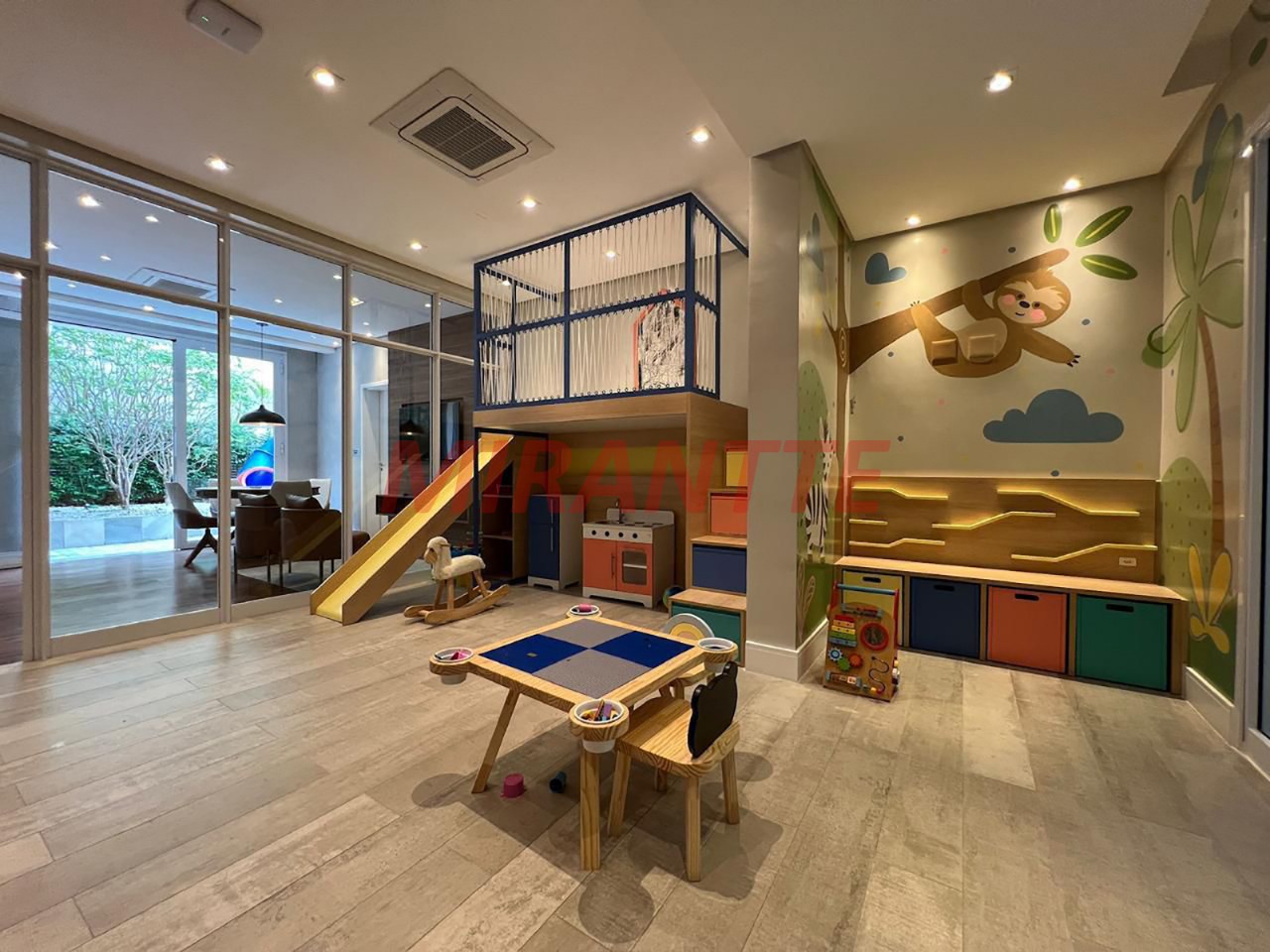 Apartamento de 335m² com 4 quartos em Santana
