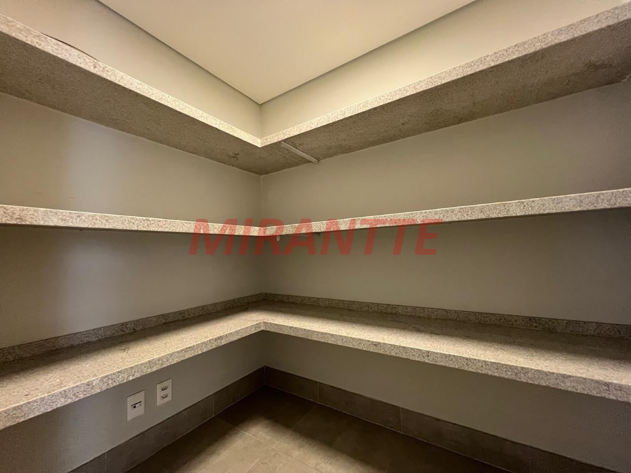 Apartamento de 335m² com 4 quartos em Santana