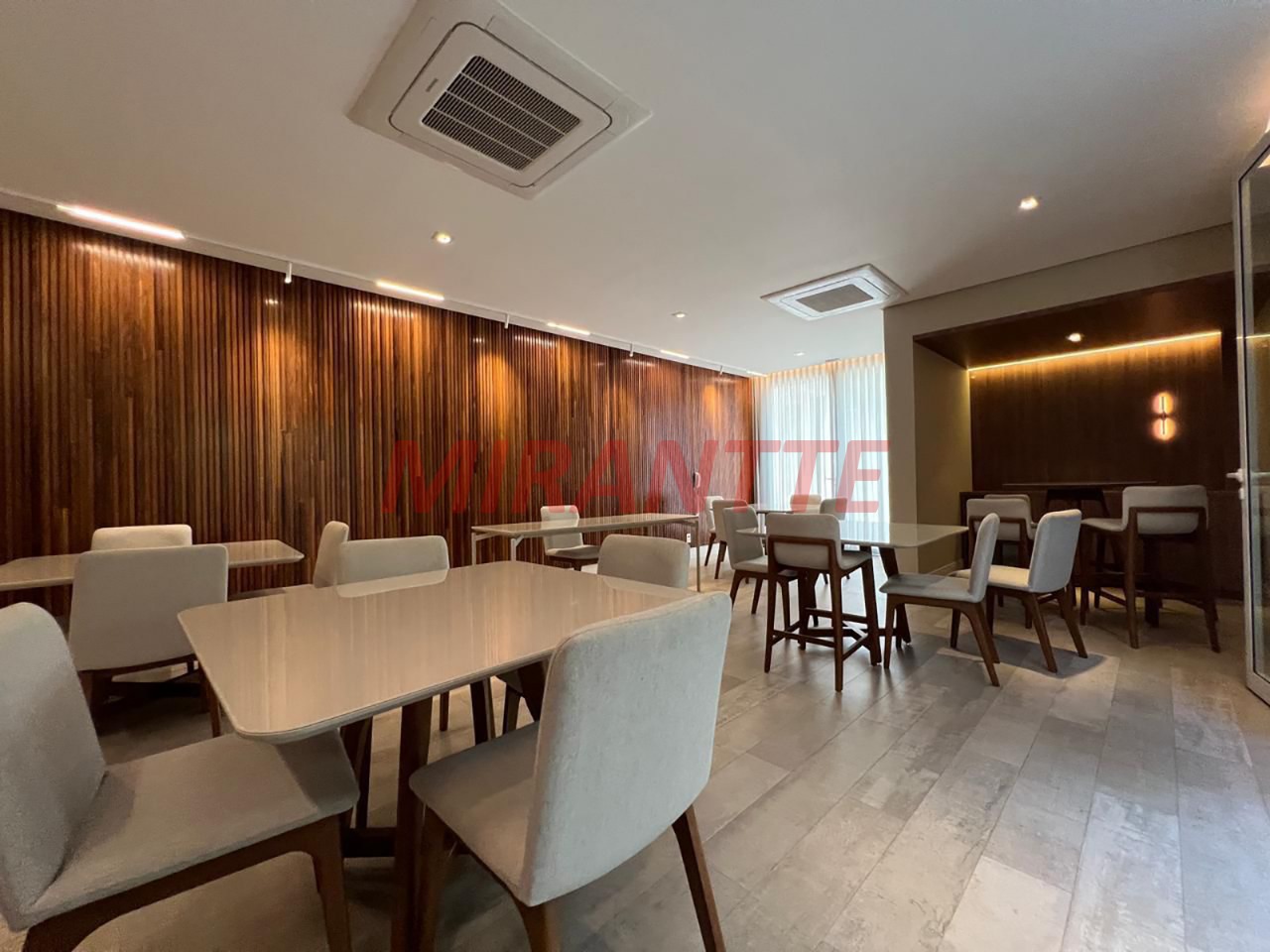 Apartamento de 335m² com 4 quartos em Santana