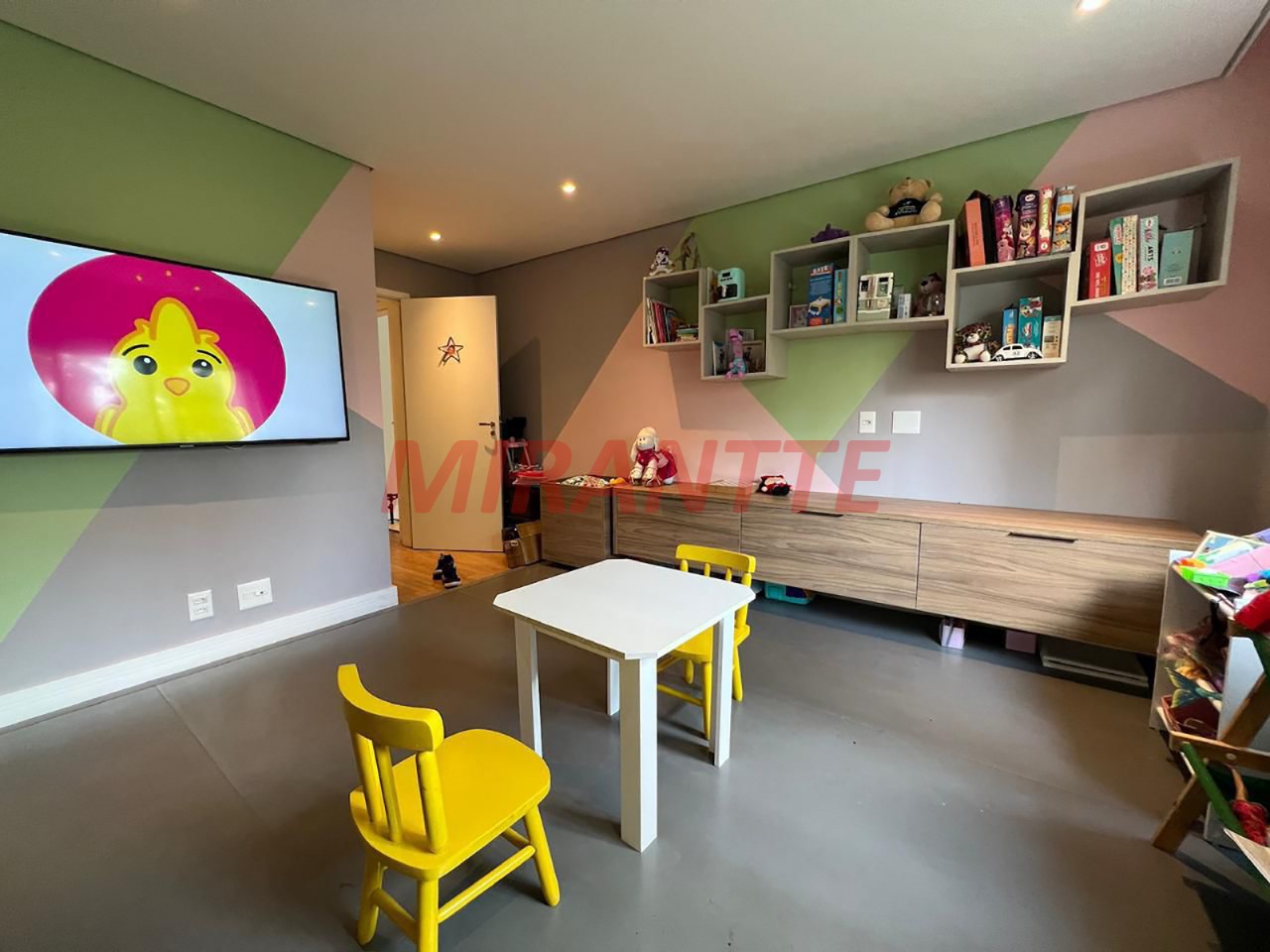 Apartamento de 335m² com 4 quartos em Santana