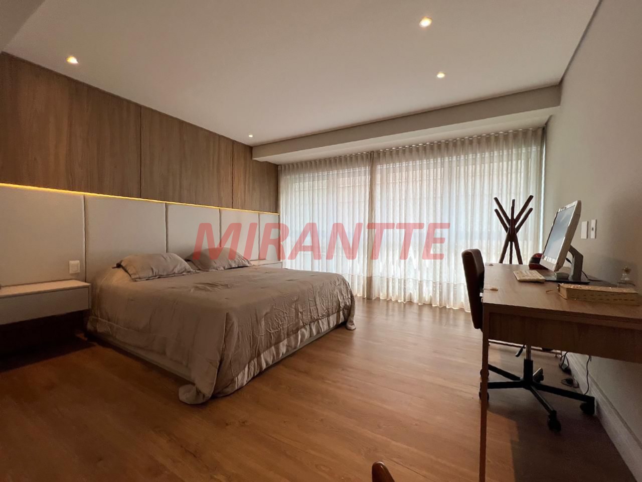 Apartamento de 335m² com 4 quartos em Santana