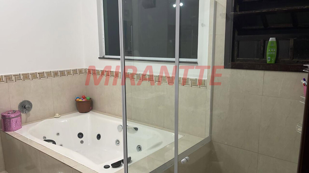 Casa terrea de 400m² com 3 quartos em Jardim Itaguaçu