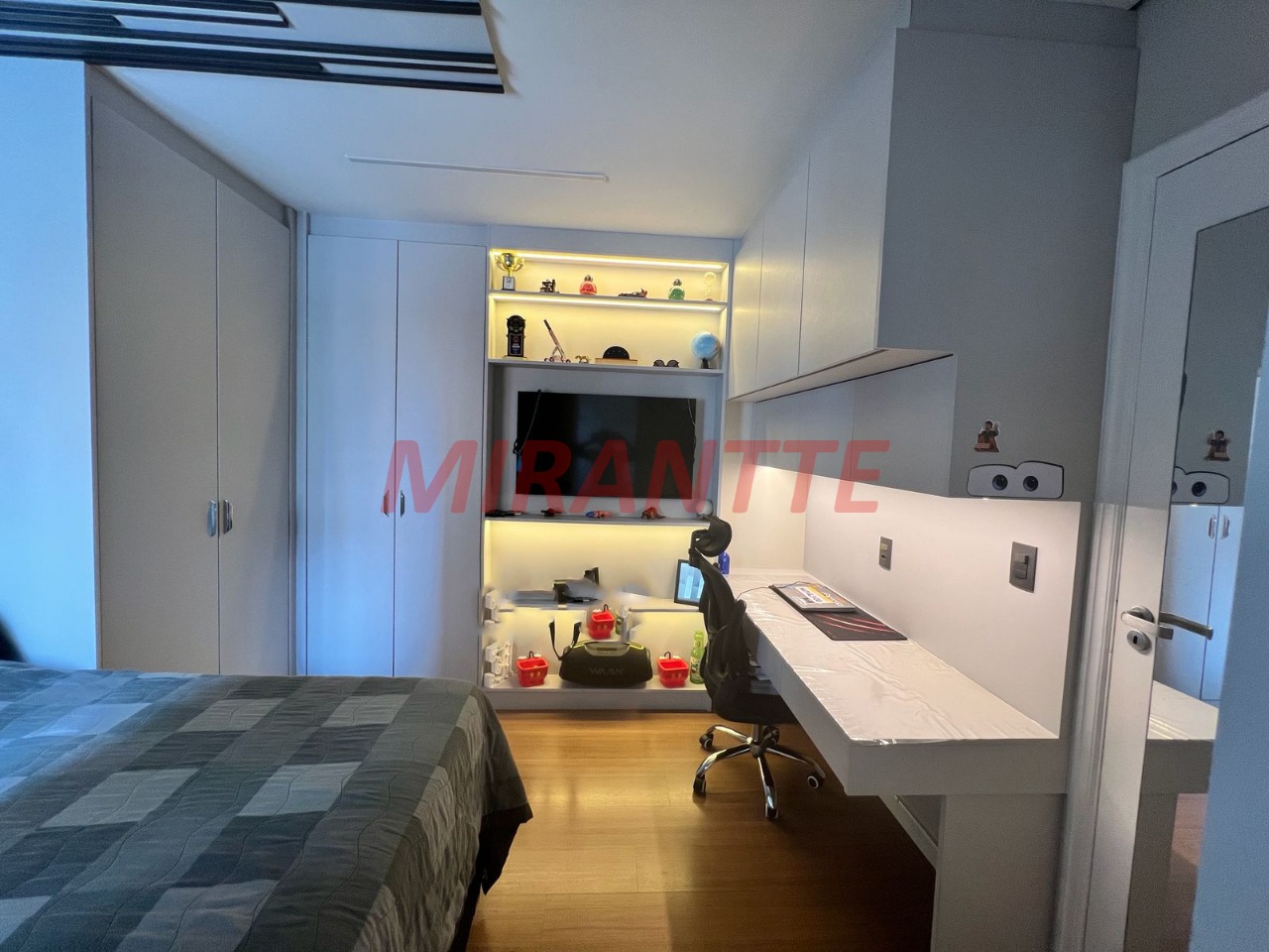Apartamento de 136m² com 4 quartos em Santana