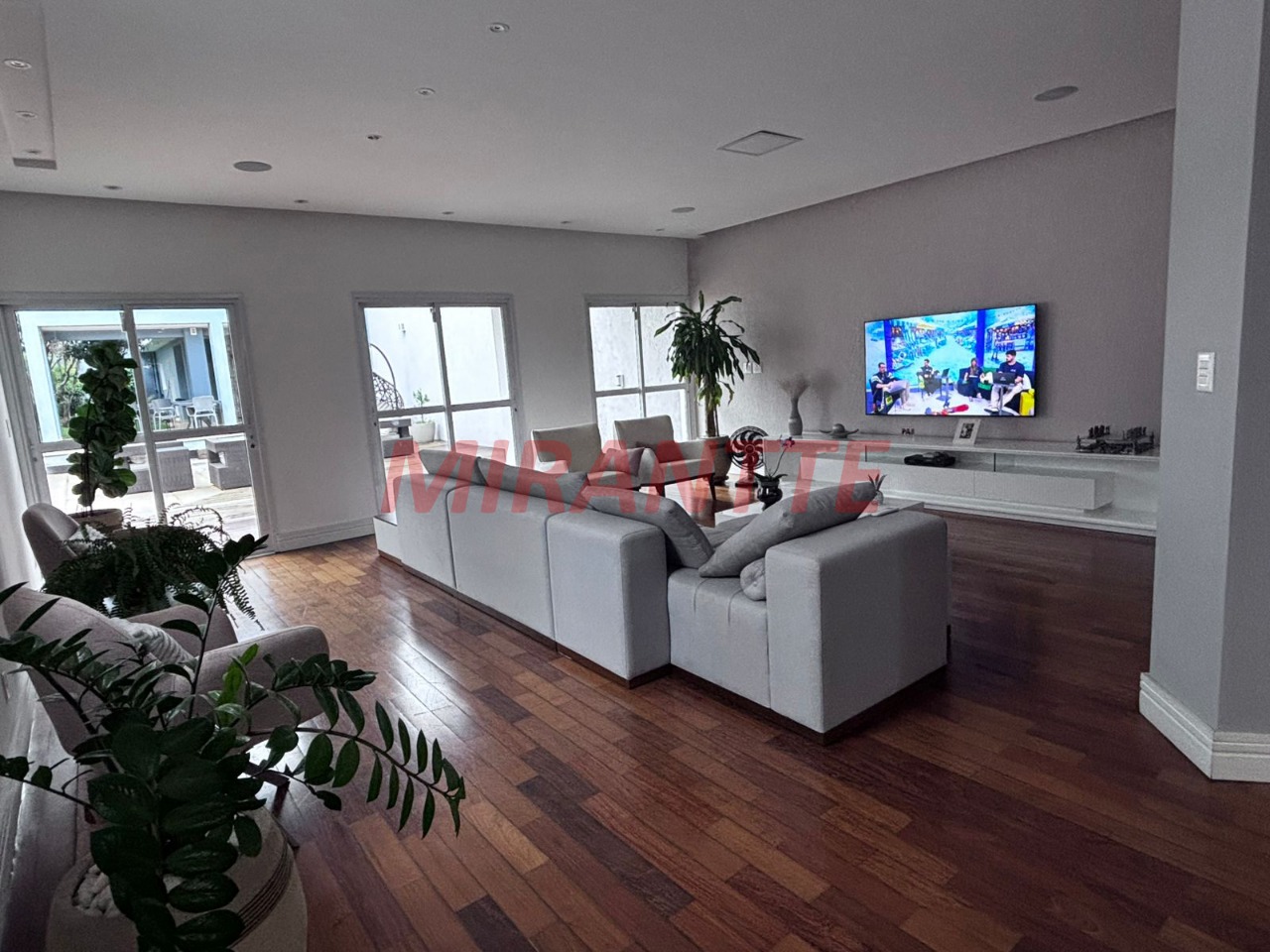 Sobrado de 300m² com 4 quartos em Jardim Paraiso