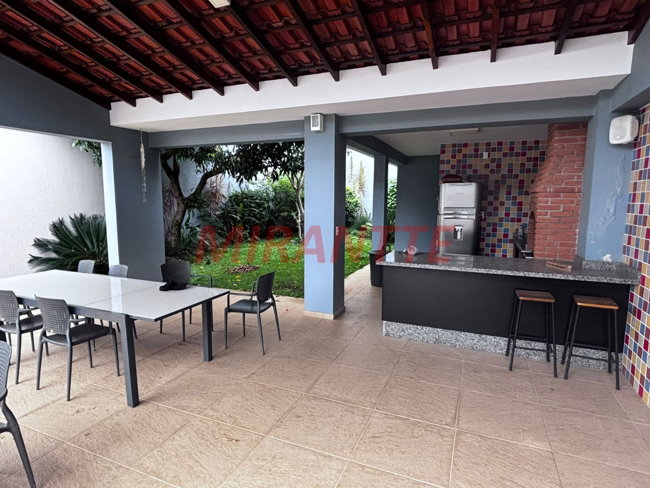 Sobrado de 300m² com 4 quartos em Jardim Paraiso