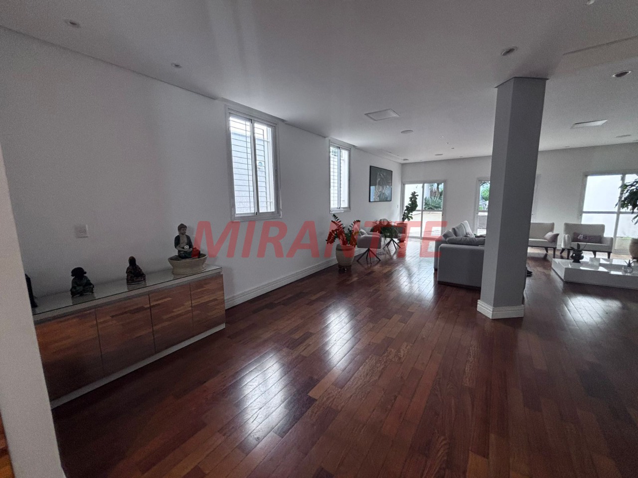 Sobrado de 300m² com 4 quartos em Jardim Paraiso