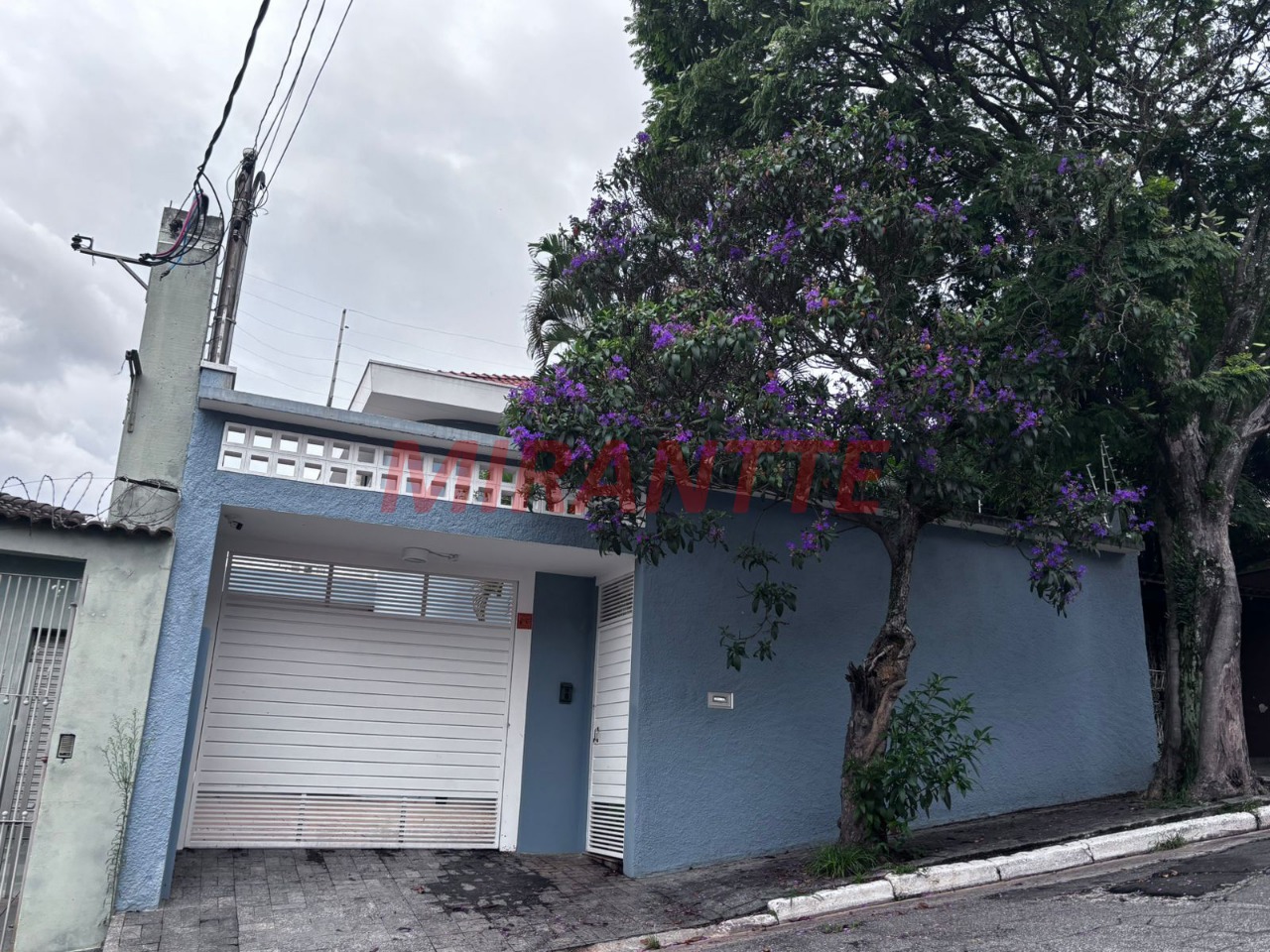 Sobrado de 300m² com 4 quartos em Jardim Paraiso