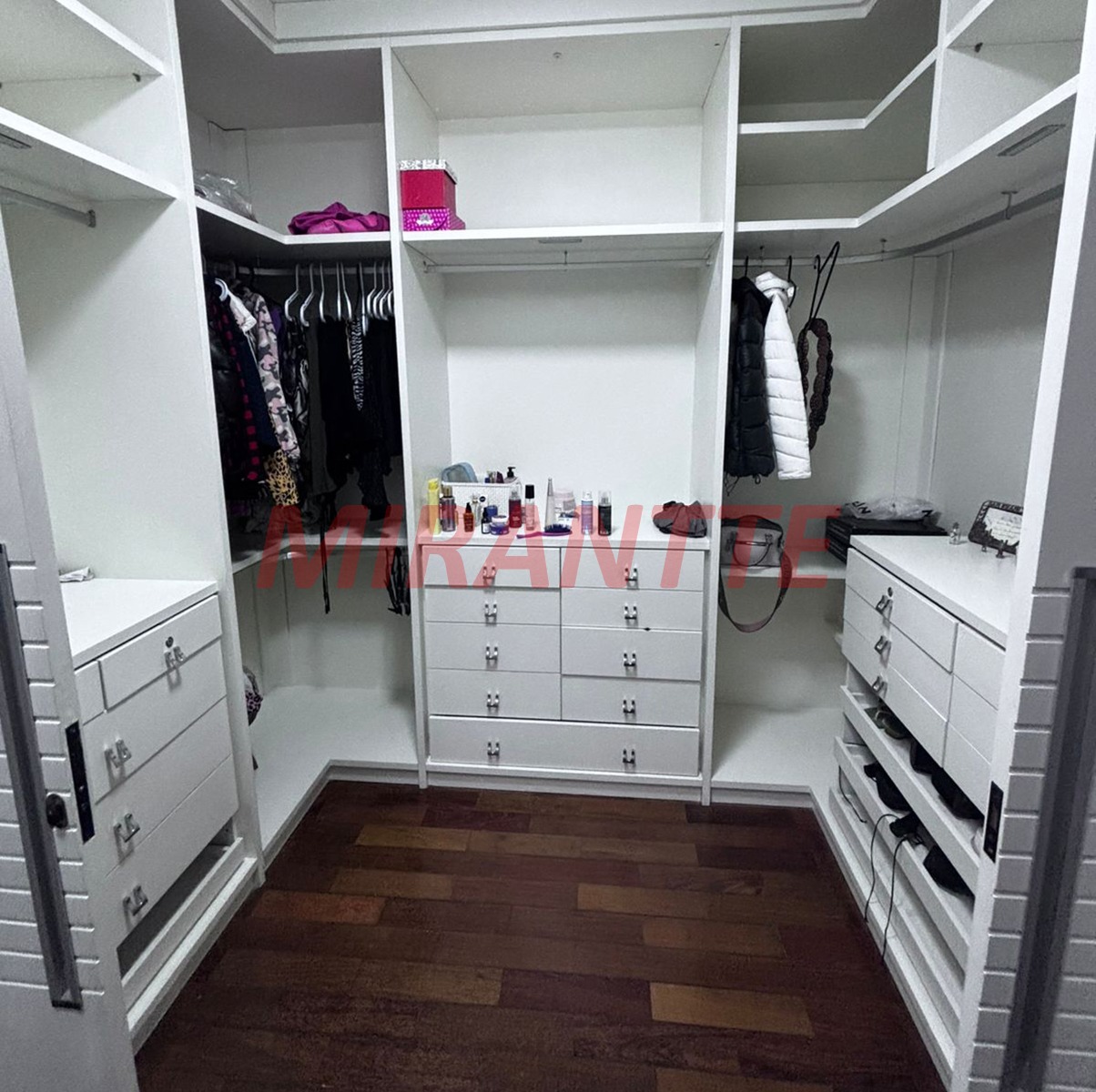 Sobrado de 300m² com 4 quartos em Jardim Paraiso