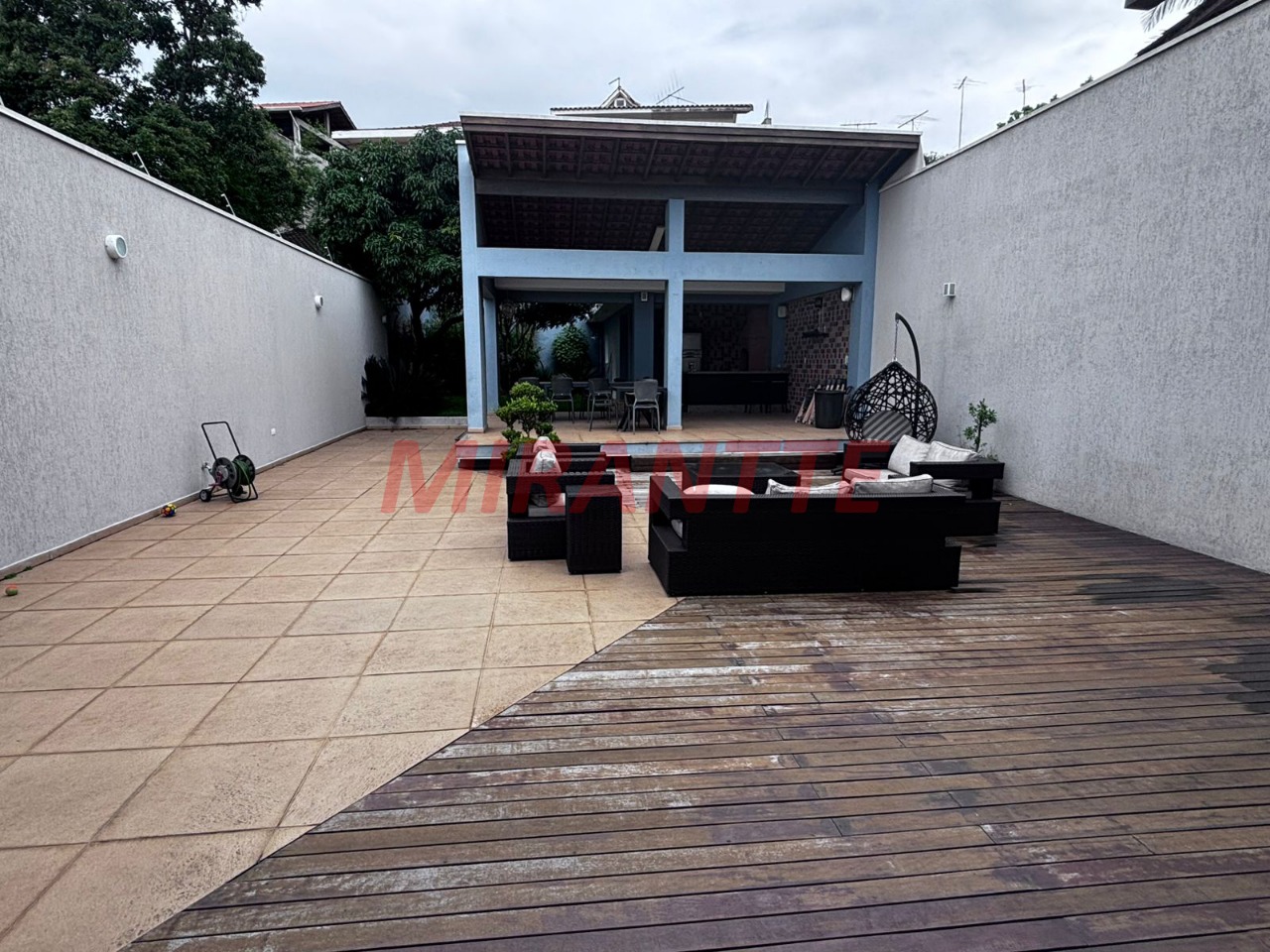 Sobrado de 300m² com 4 quartos em Jardim Paraiso