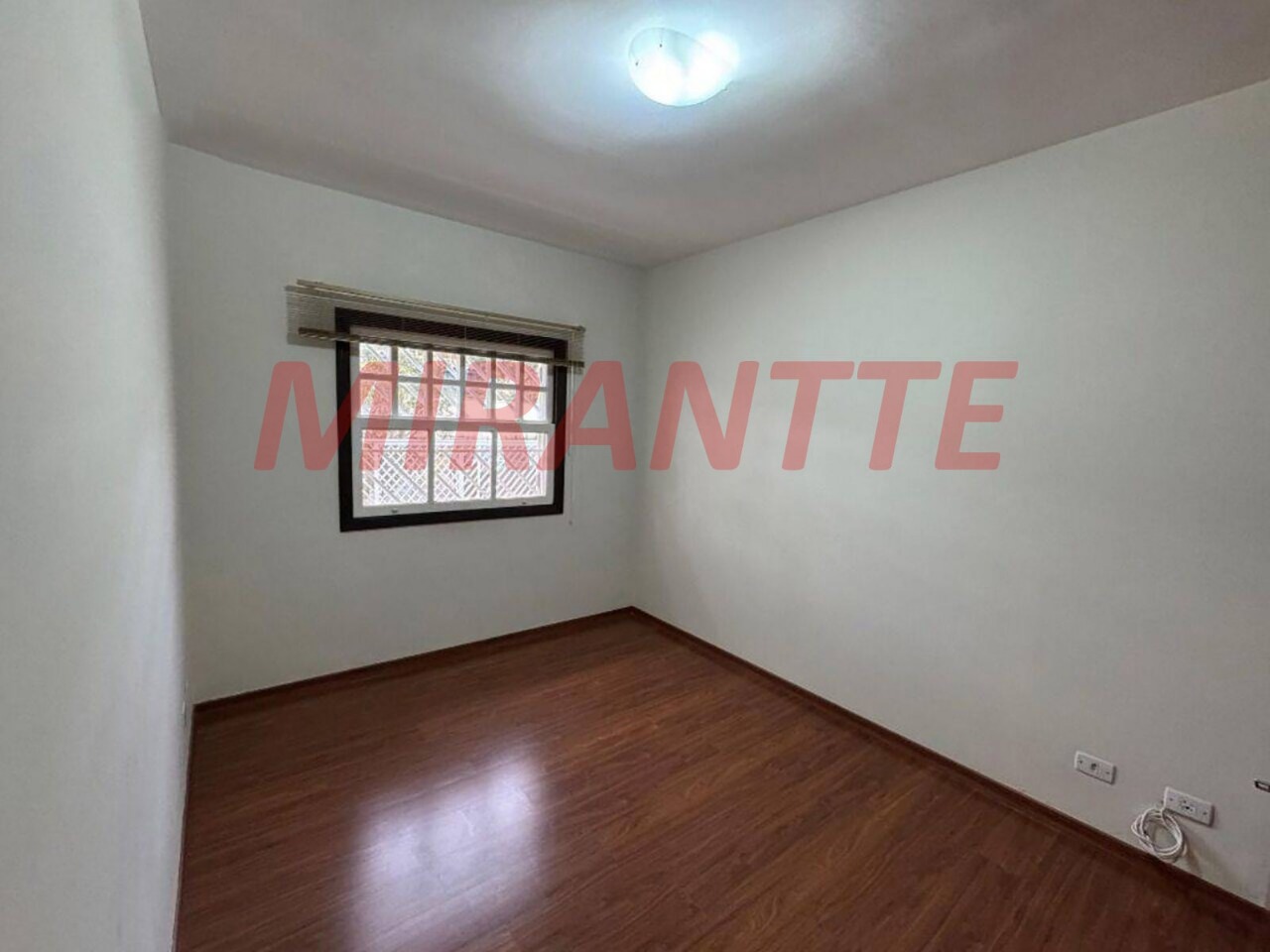 Cond. fechado de 500m² com 4 quartos em Condomínio Flamboyant