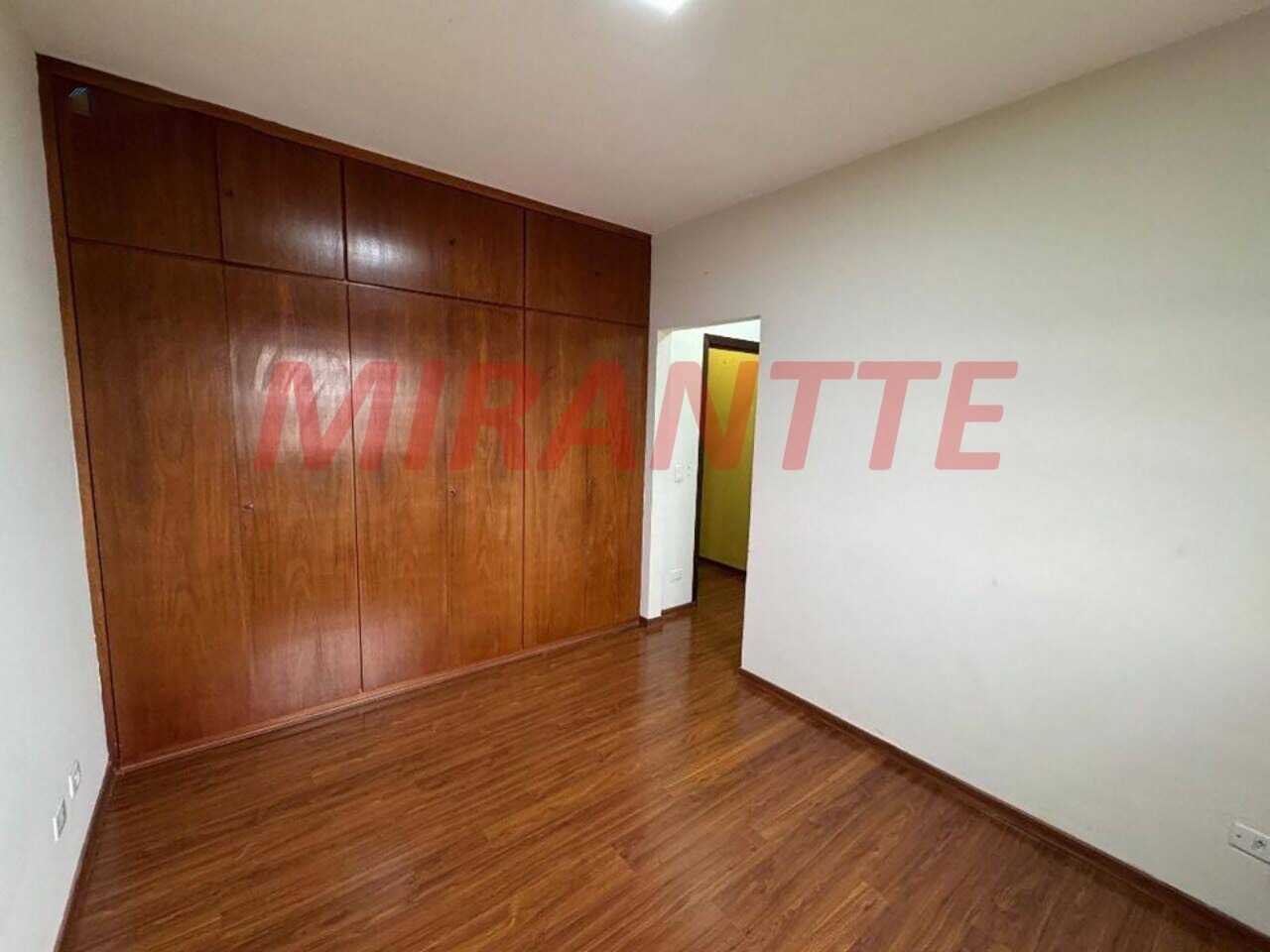 Cond. fechado de 500m² com 4 quartos em Condomínio Flamboyant