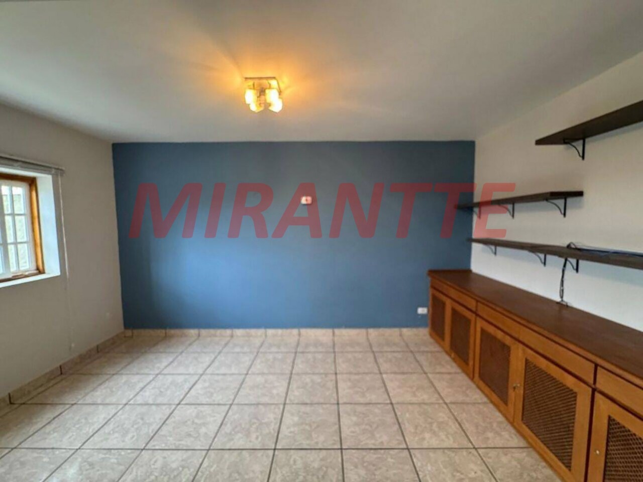 Cond. fechado de 500m² com 4 quartos em Condomínio Flamboyant