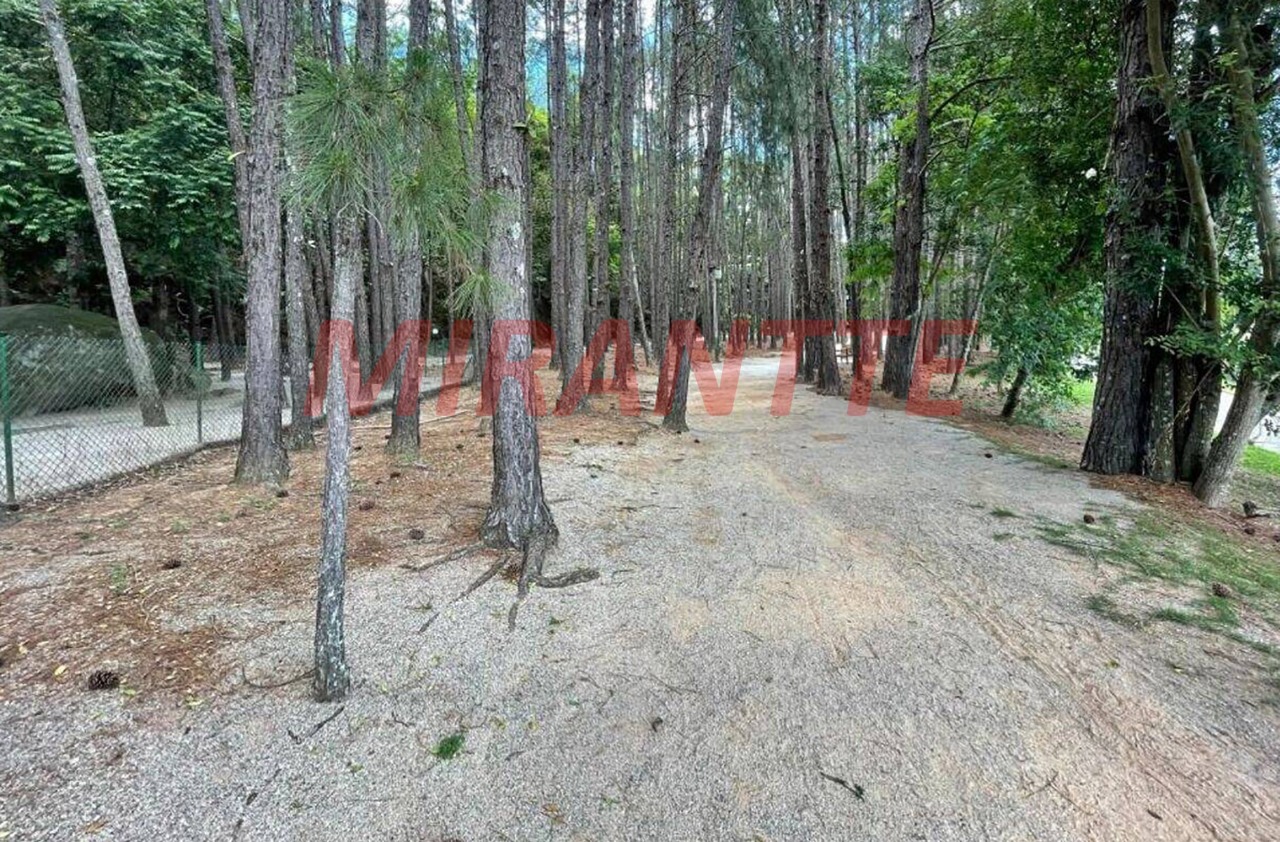 Cond. fechado de 500m² com 4 quartos em Condomínio Flamboyant