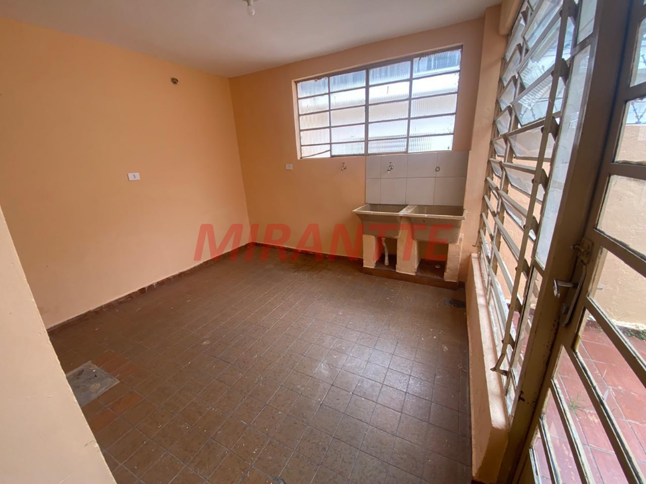 Casa terrea de 154m² com 3 quartos em Vila Serralheiro
