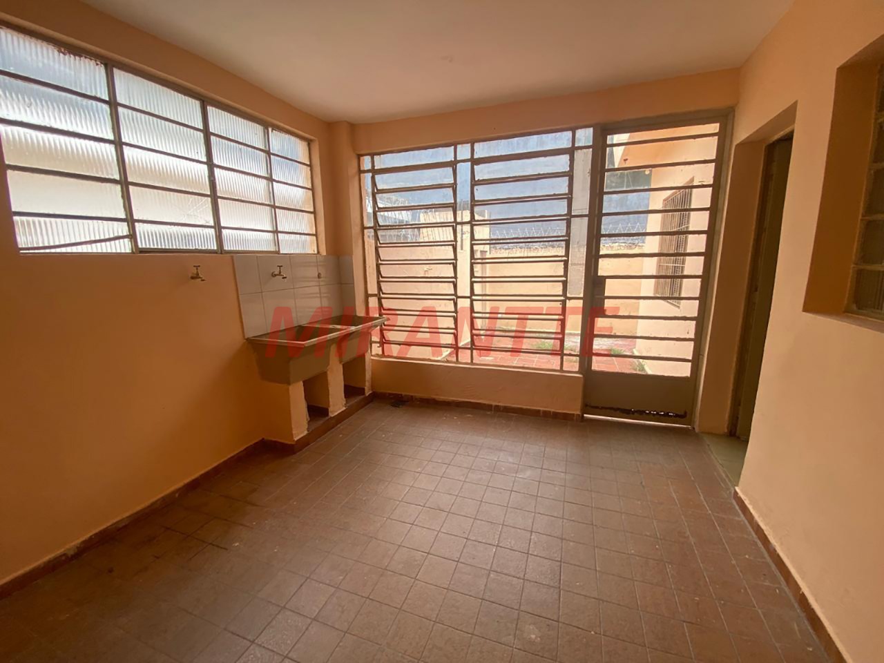 Casa terrea de 154m² com 3 quartos em Vila Serralheiro