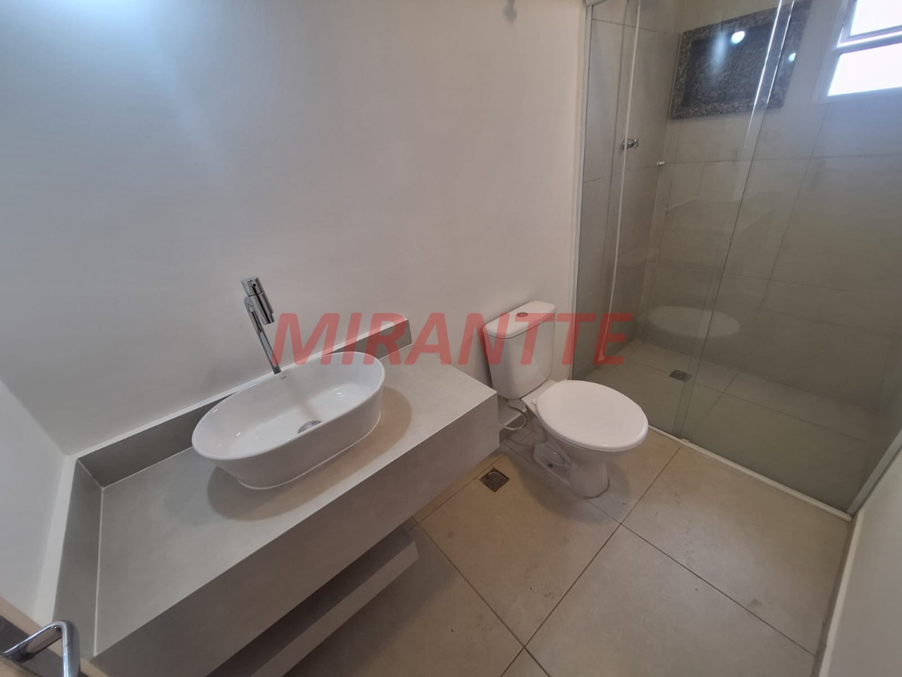 Sobrado de 191m² com 3 quartos em Água Fria