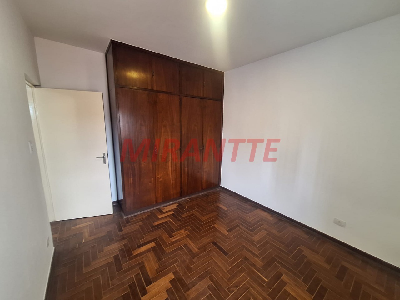 Sobrado de 191m² com 3 quartos em Água Fria