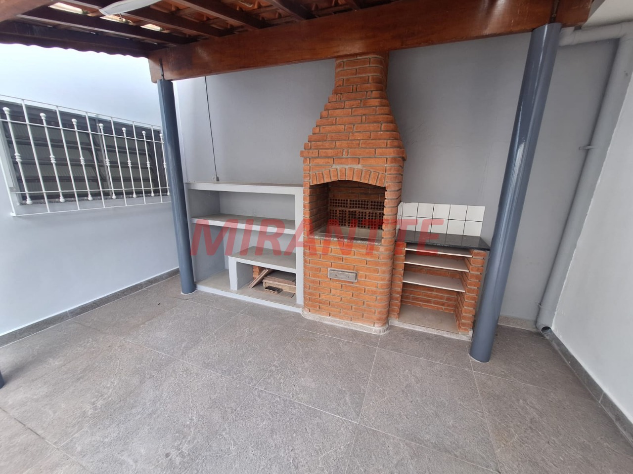 Sobrado de 191m² com 3 quartos em Água Fria