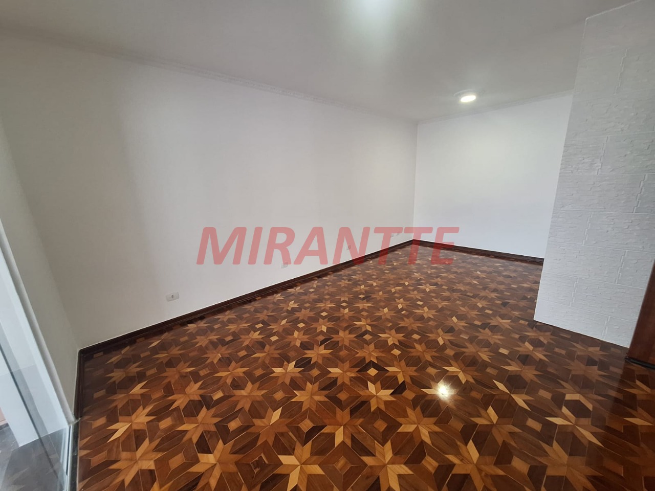 Sobrado de 191m² com 3 quartos em Água Fria