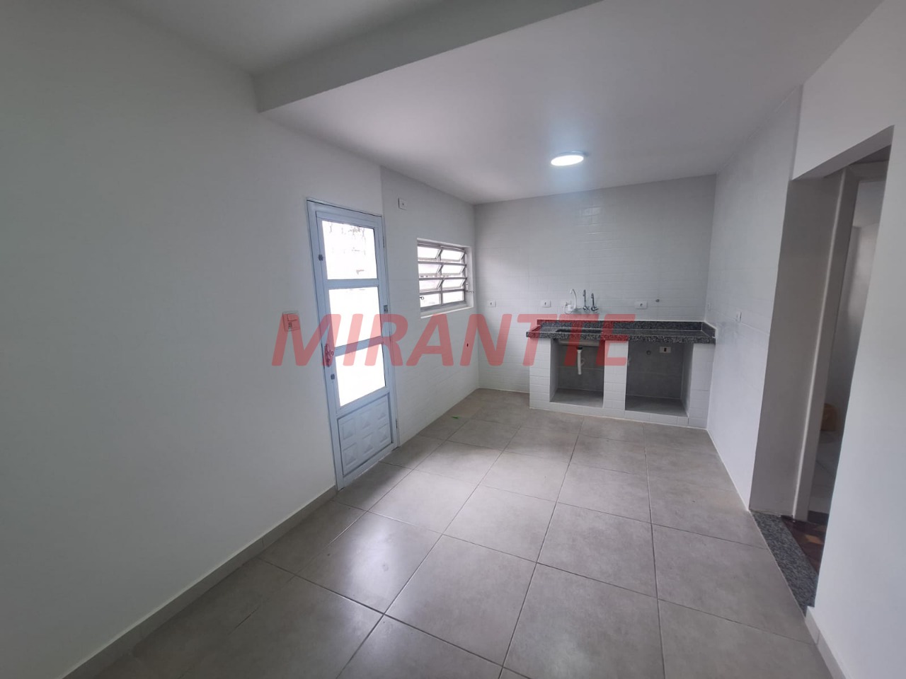 Sobrado de 191m² com 3 quartos em Água Fria