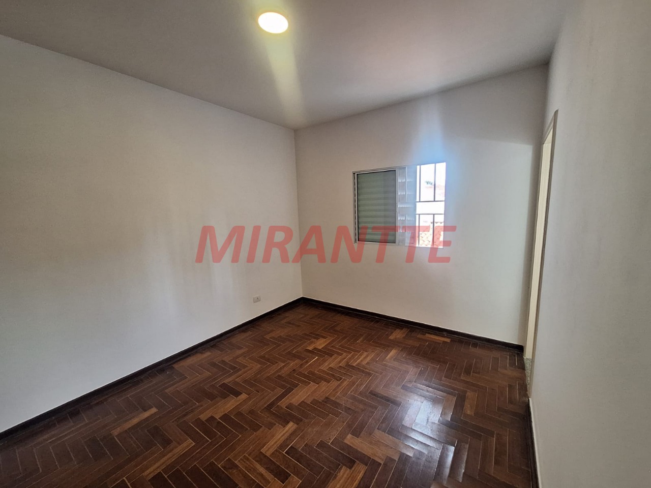 Sobrado de 191m² com 3 quartos em Água Fria