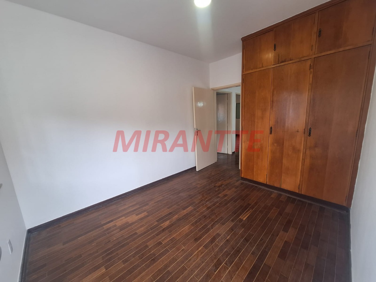 Sobrado de 191m² com 3 quartos em Água Fria