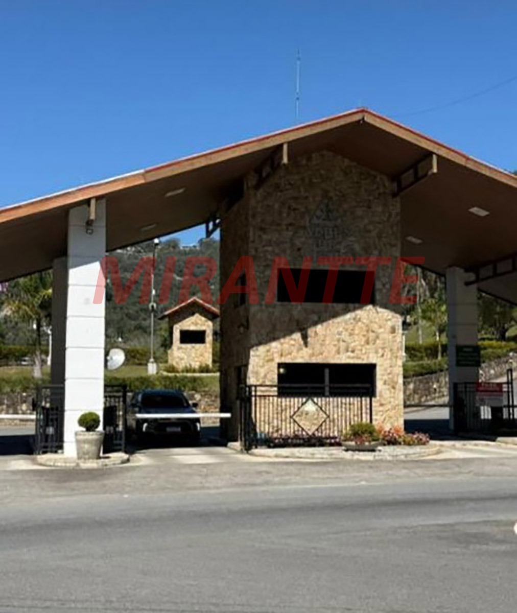 Cond. fechado de 550m² com 3 quartos em Alpes de Caieiras