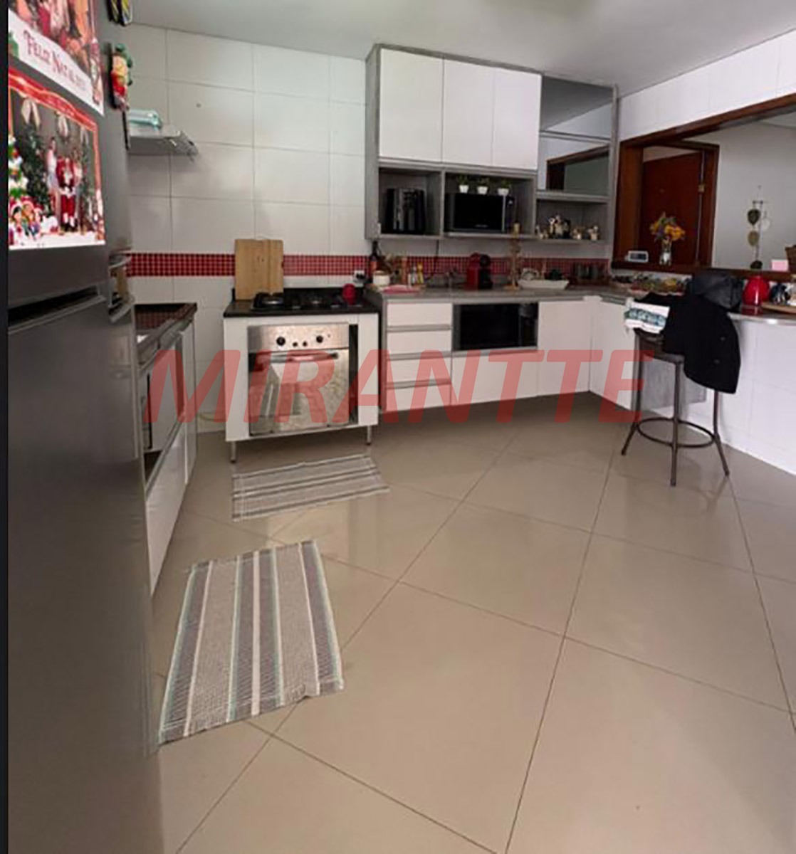 Cond. fechado de 550m² com 3 quartos em Alpes de Caieiras