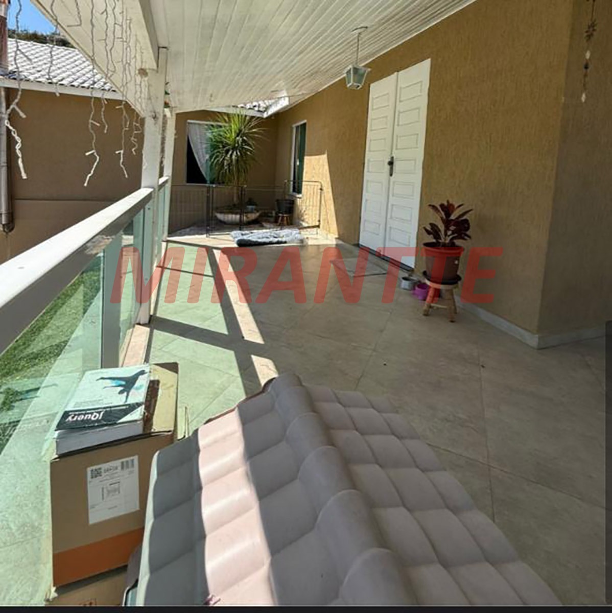 Cond. fechado de 550m² com 3 quartos em Alpes de Caieiras