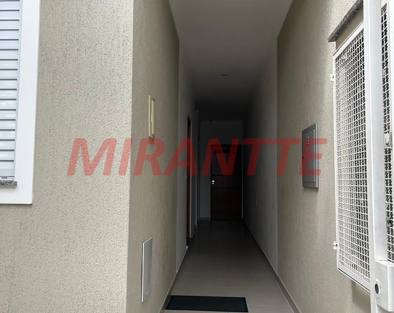 Apartamento de 45m² com 2 quartos em Água Fria
