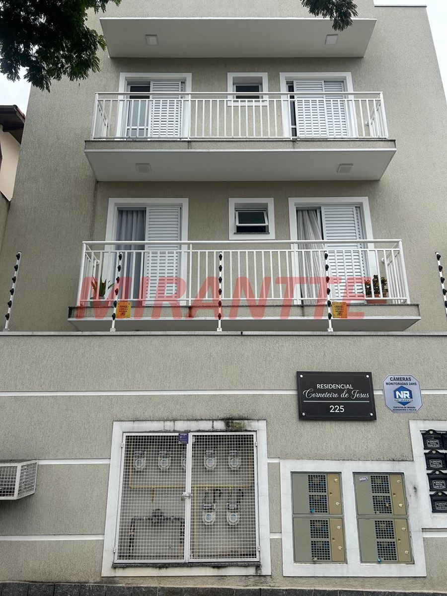Apartamento de 45m² com 2 quartos em Água Fria