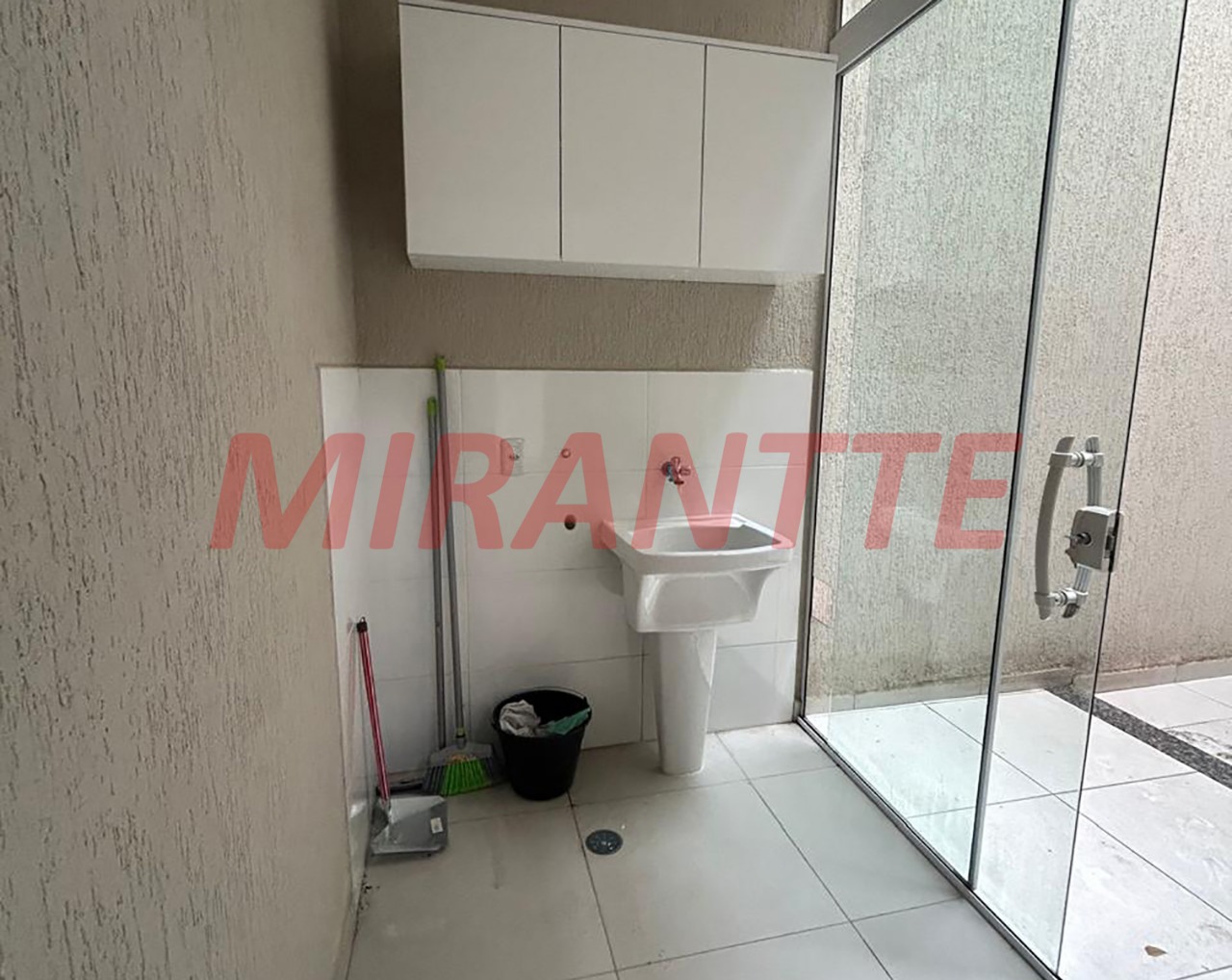 Apartamento de 45m² com 2 quartos em Água Fria