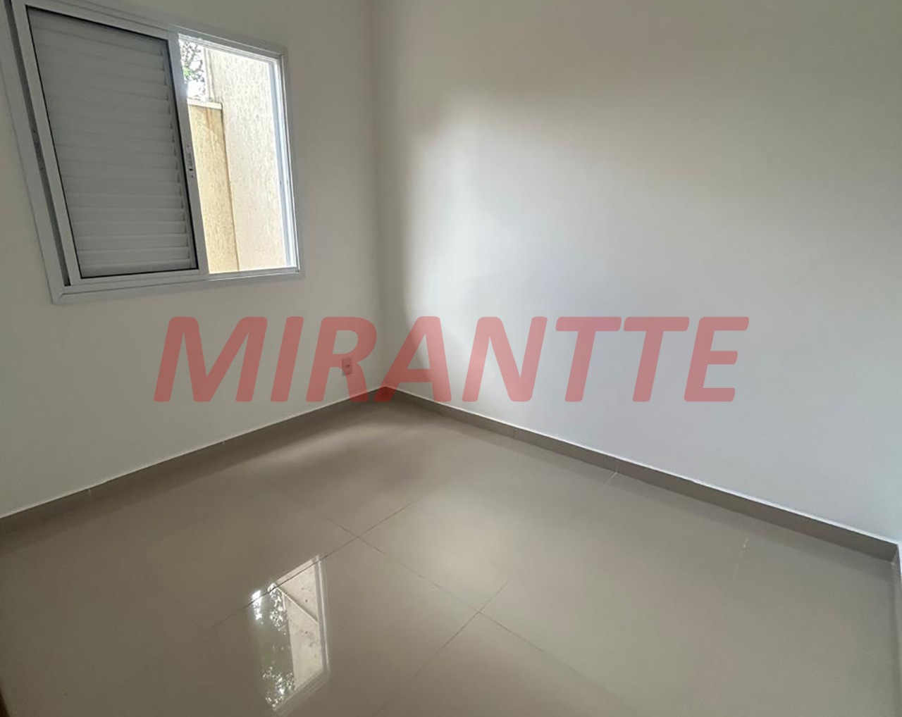 Apartamento de 45m² com 2 quartos em Água Fria