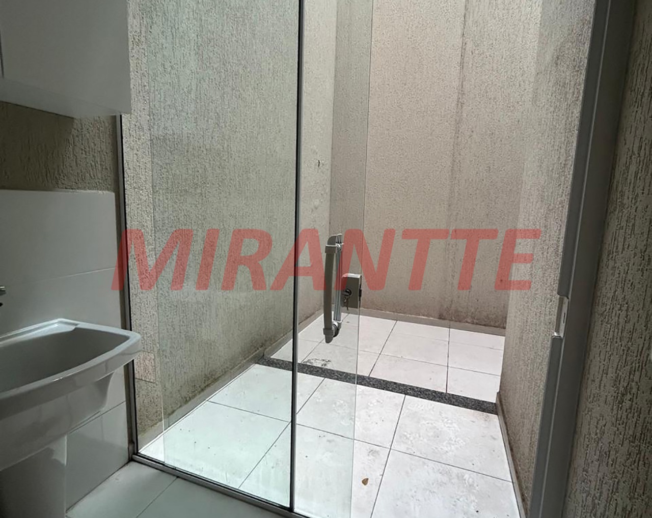 Apartamento de 45m² com 2 quartos em Água Fria