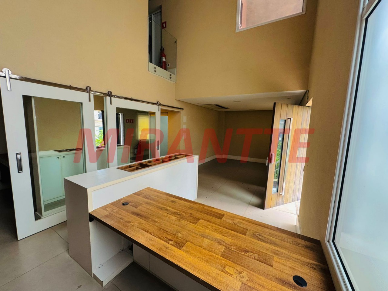 Comercial de 750m² em Santana