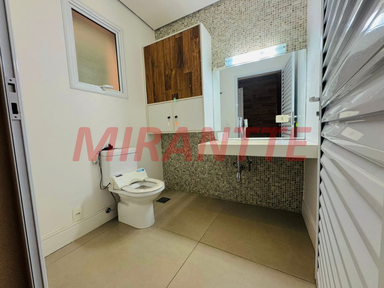 Comercial de 750m² em Santana