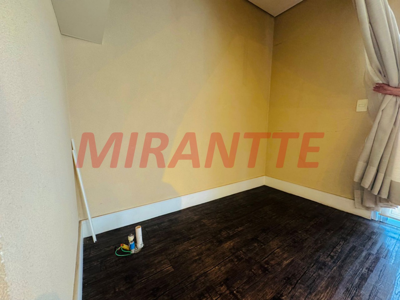 Comercial de 750m² em Santana