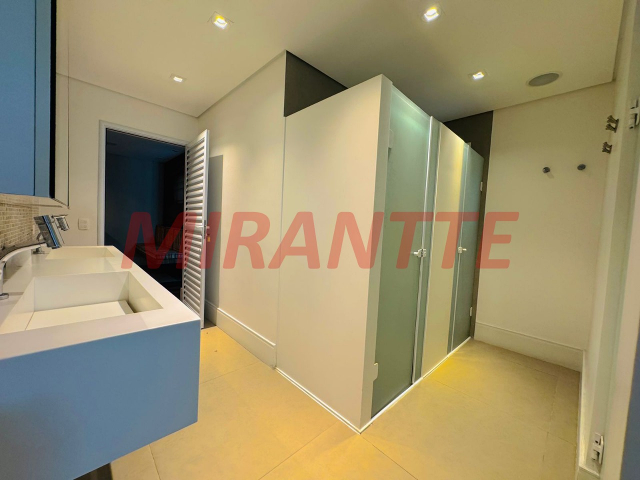 Comercial de 750m² em Santana