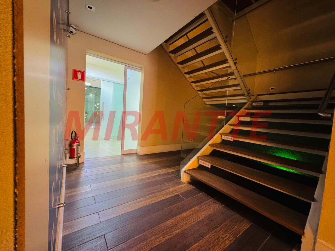 Comercial de 750m² em Santana