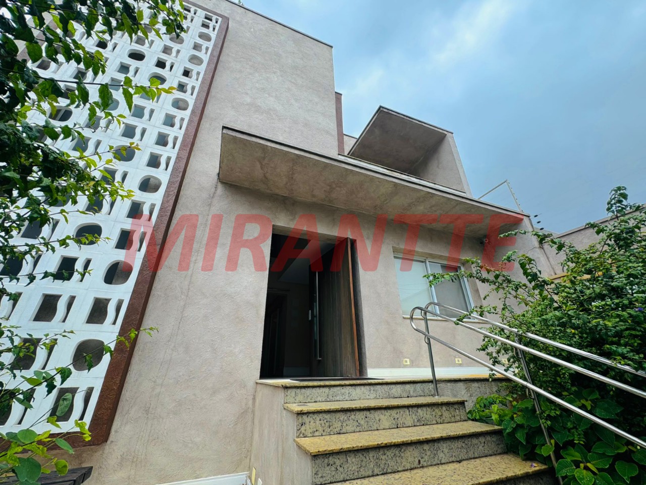 Comercial de 750m² em Santana