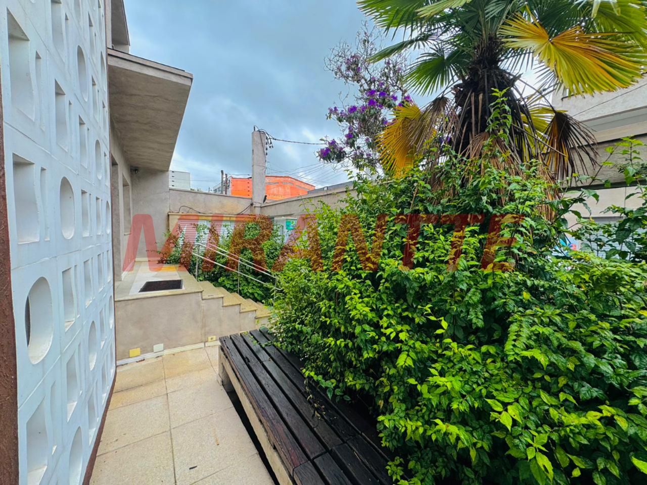 Comercial de 750m² em Santana