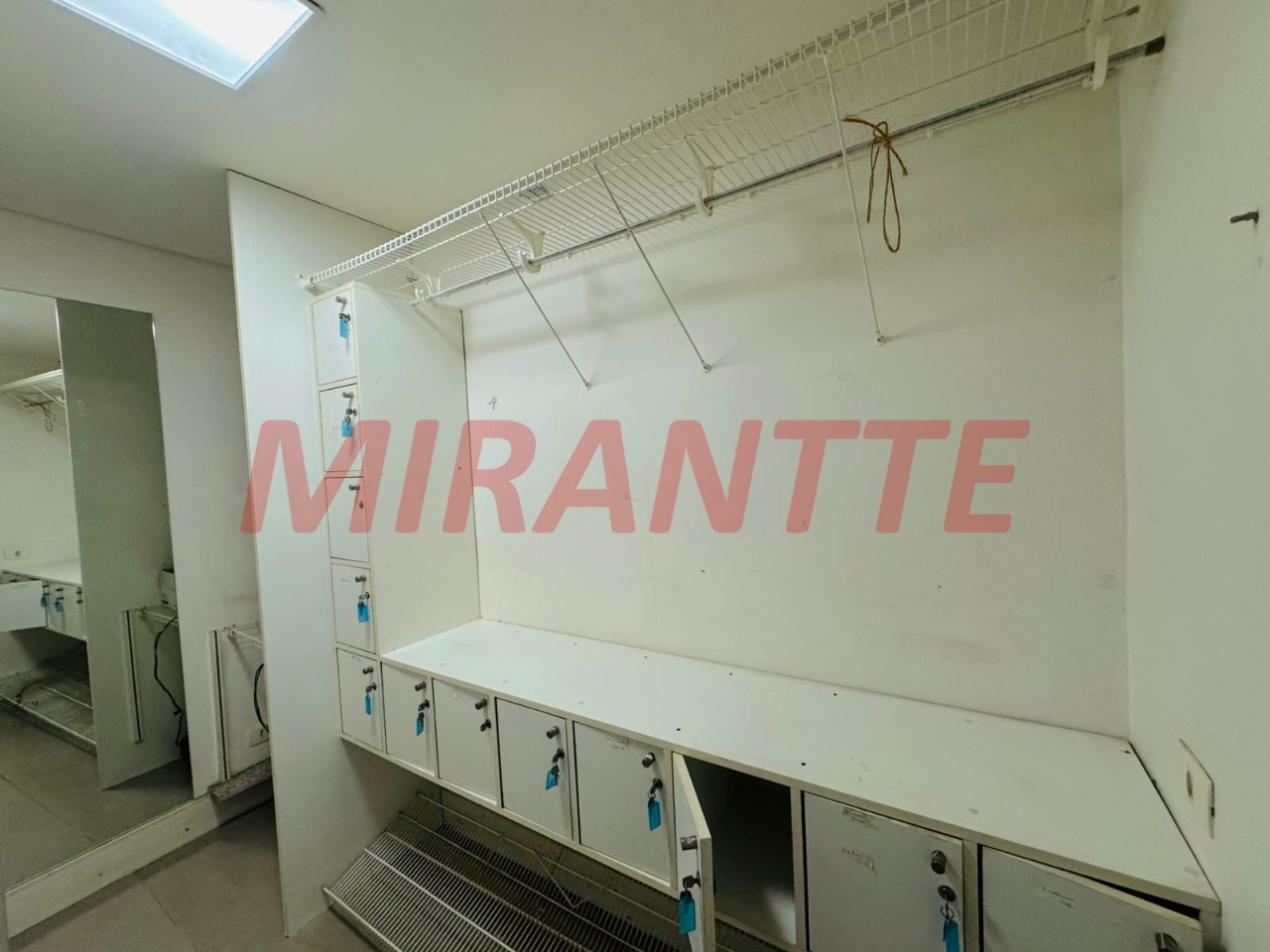 Comercial de 750m² em Santana