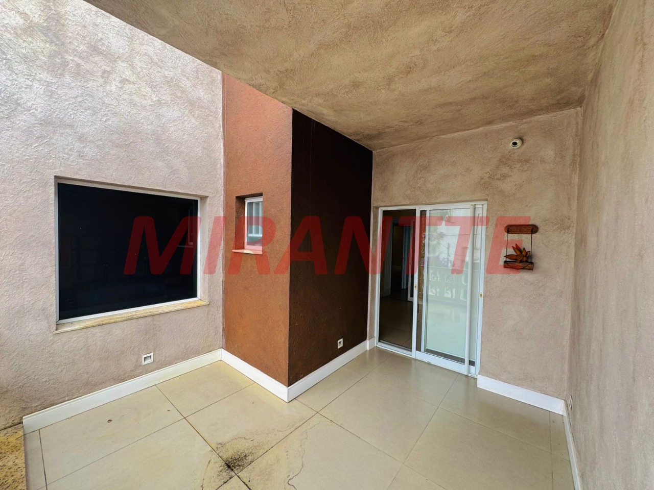 Comercial de 750m² em Santana